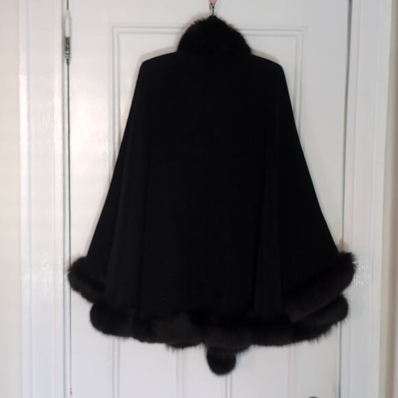 Soleil Angora Cashmere+Blue Fox Fur Cape - Picture 2 of 9